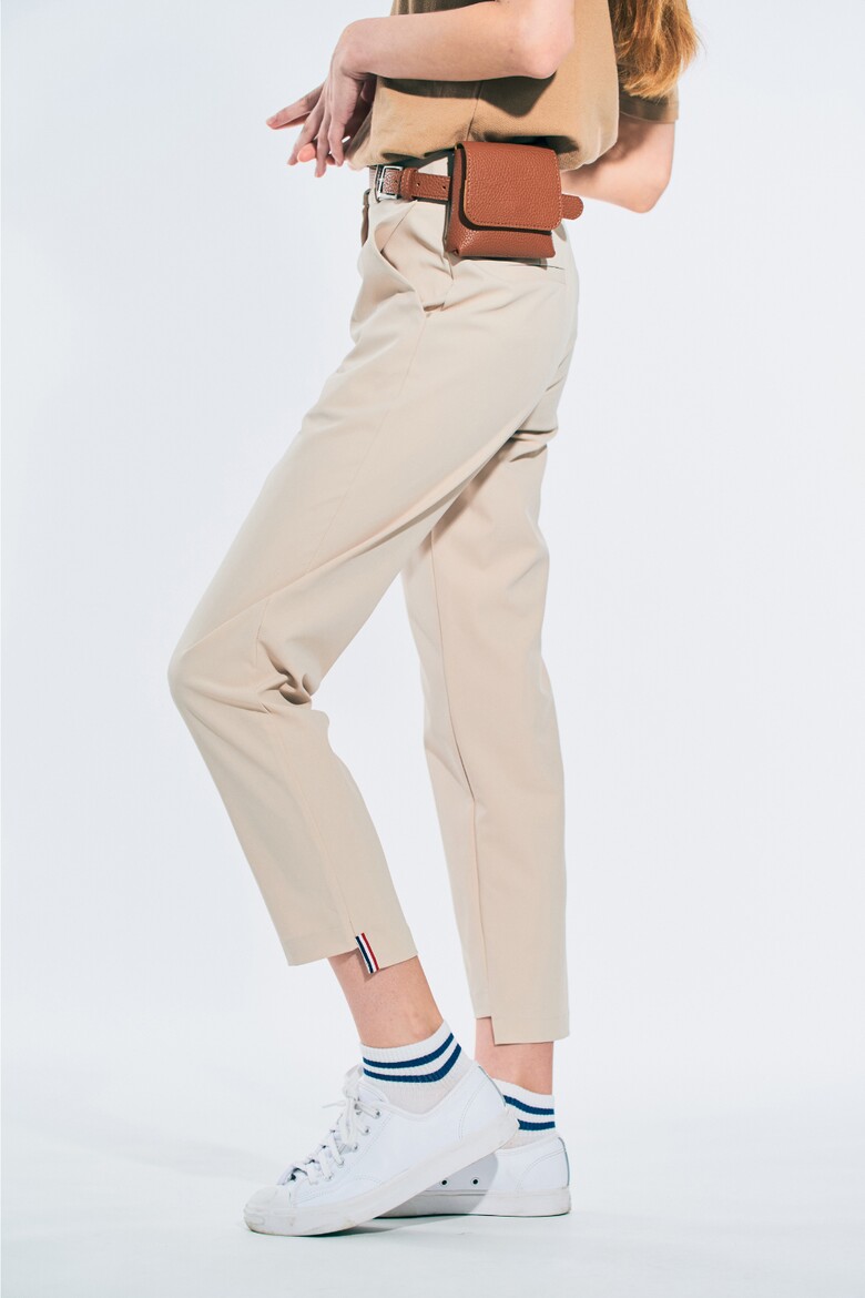 바지 모델 착용 이미지-S7L1