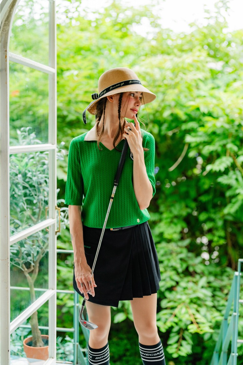 블라우스 모델 착용 이미지-S1L3