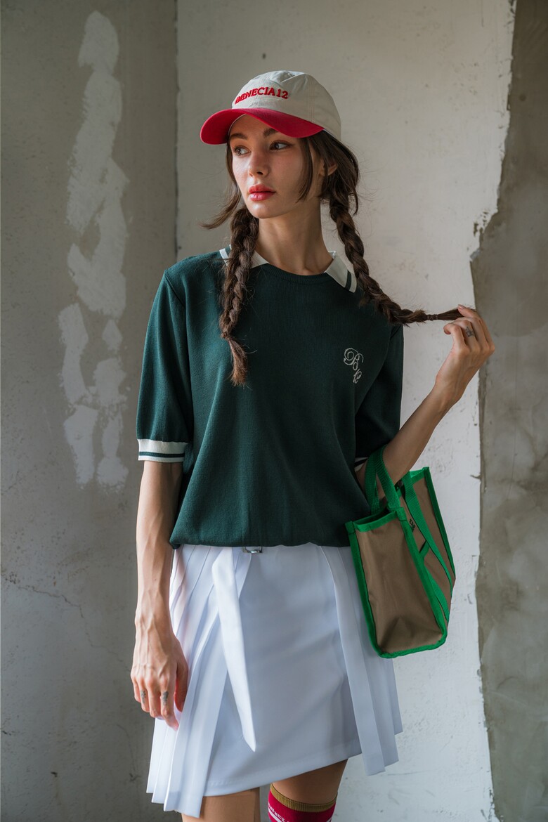 반팔 티셔츠 모델 착용 이미지-S1L4