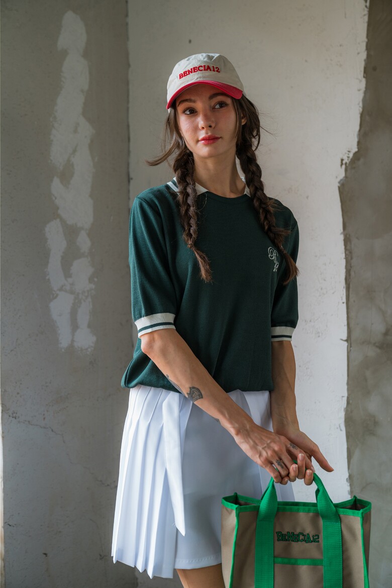 반팔 티셔츠 모델 착용 이미지-S1L3