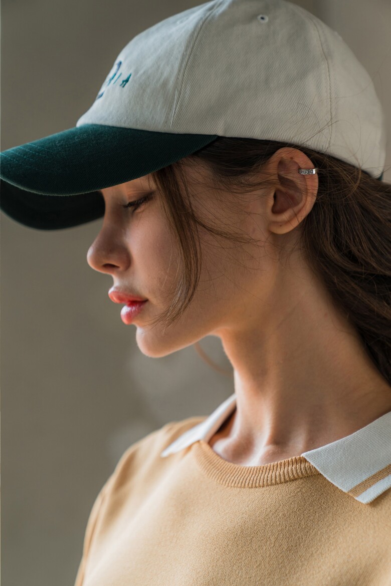 모자 모델 착용 이미지-S3L1