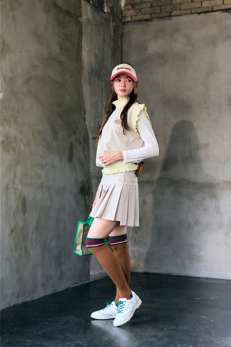 민소매 모델 착용 이미지-S2L21