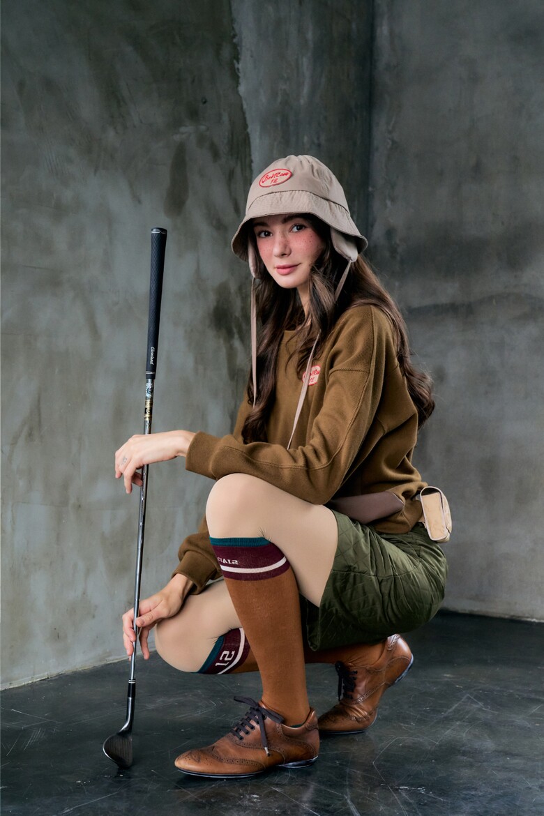 양말 모델 착용 이미지-S2L10