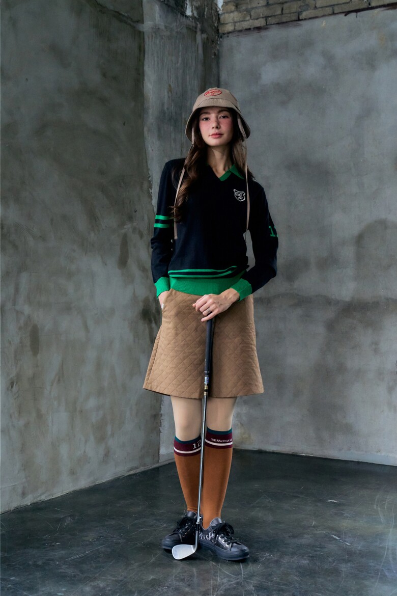 양말 모델 착용 이미지-S2L6