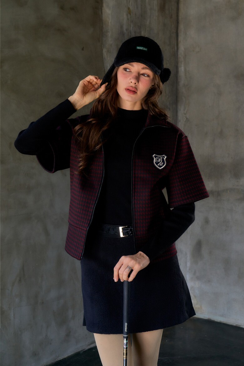 반팔 티셔츠 모델 착용 이미지-S1L4