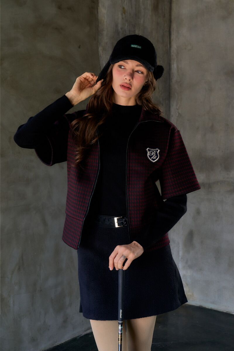 반팔 티셔츠 모델 착용 이미지-S1L4