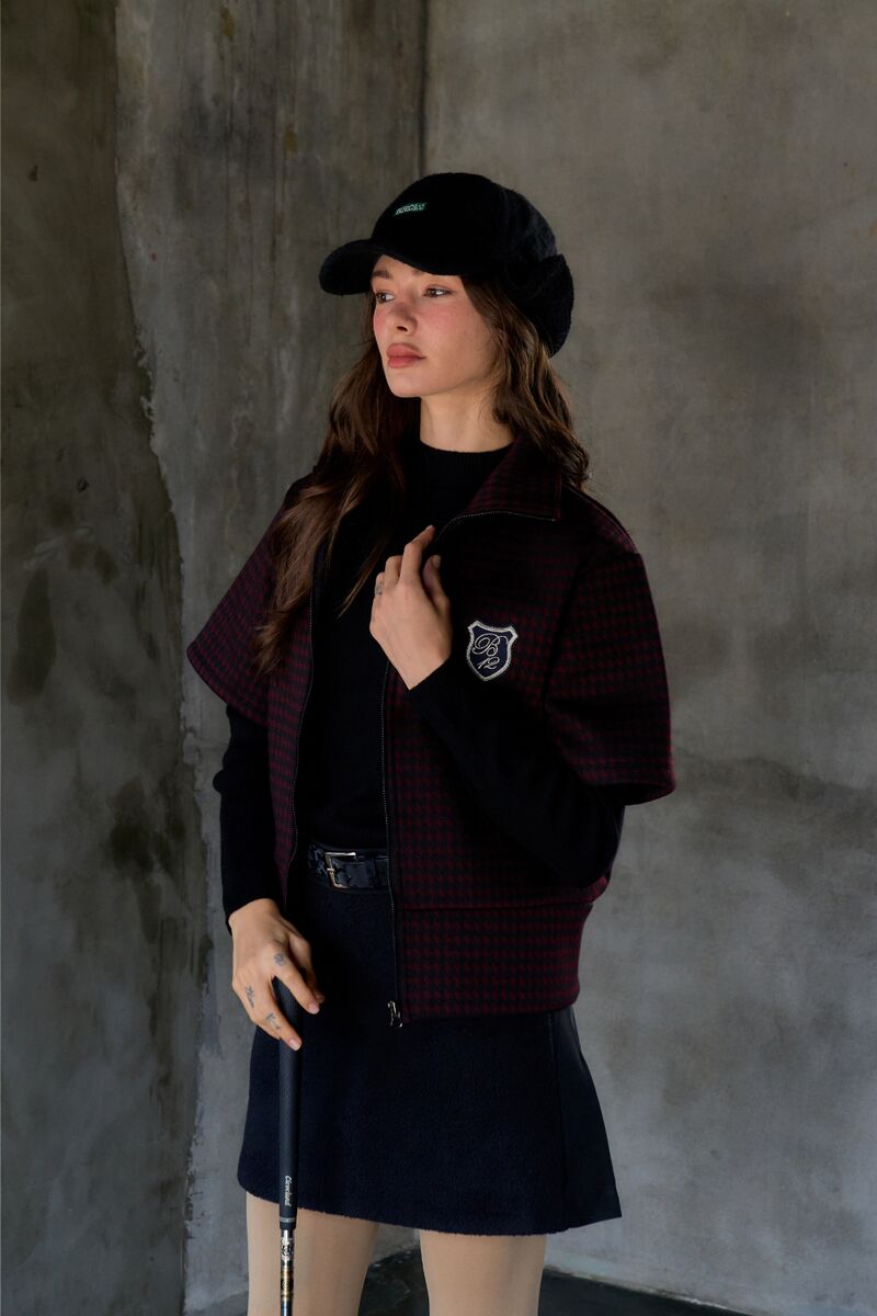 반팔 티셔츠 모델 착용 이미지-S1L3