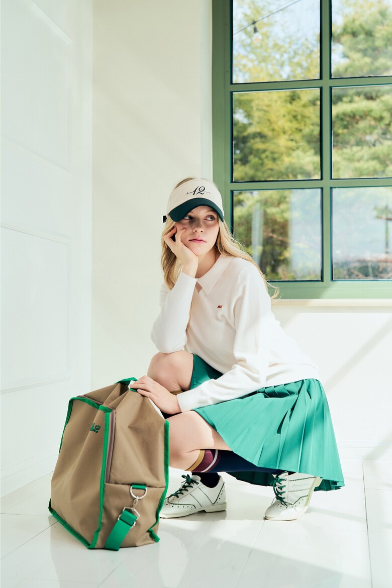 가방 모델 착용 이미지-S12L4