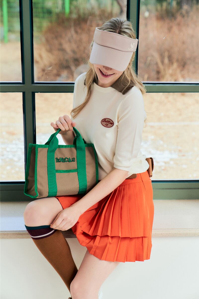 가방 모델 착용 이미지-S9L2