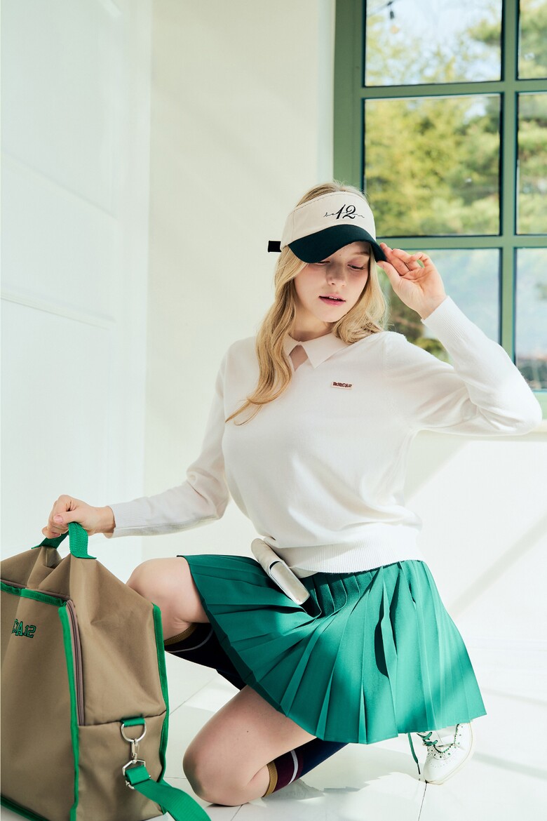 가방 모델 착용 이미지-S12L9