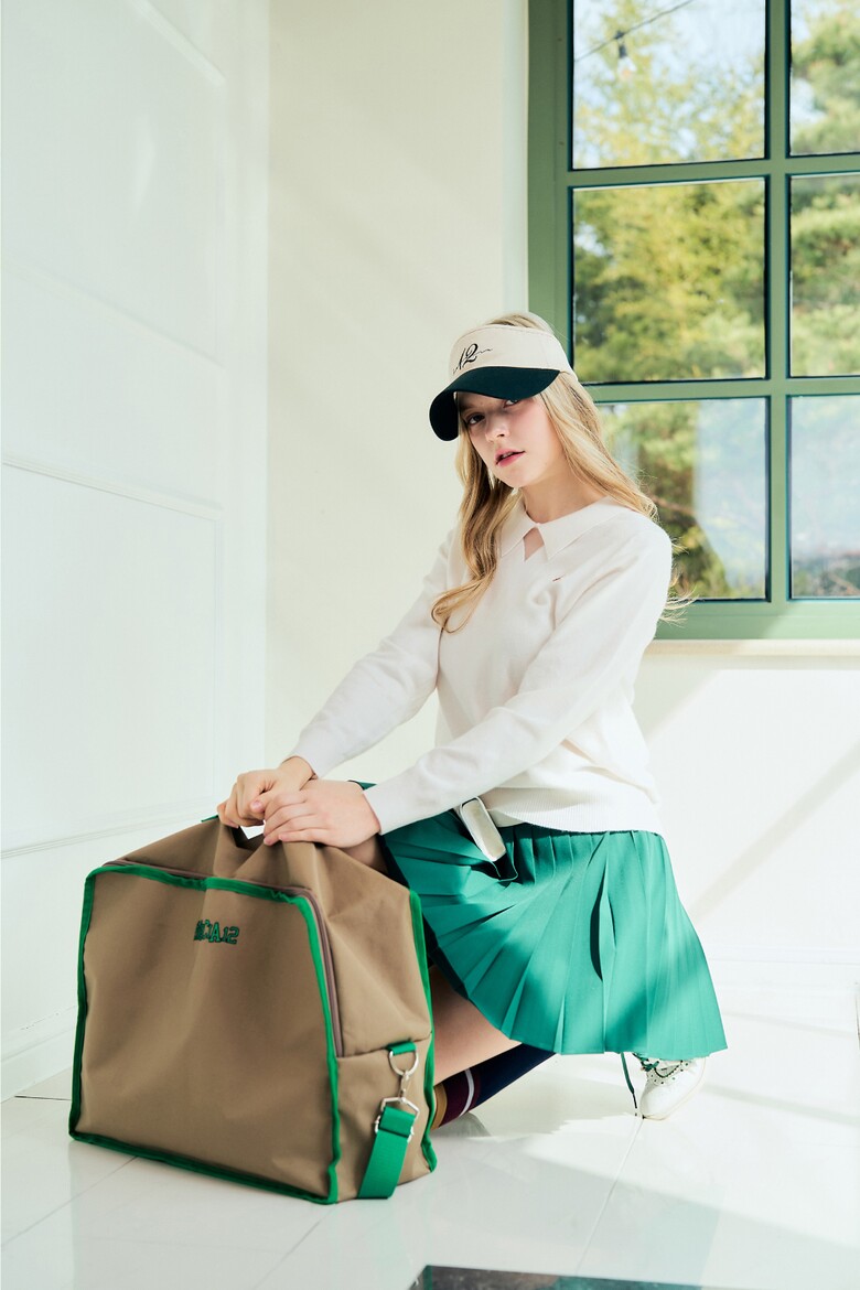 가방 모델 착용 이미지-S12L5