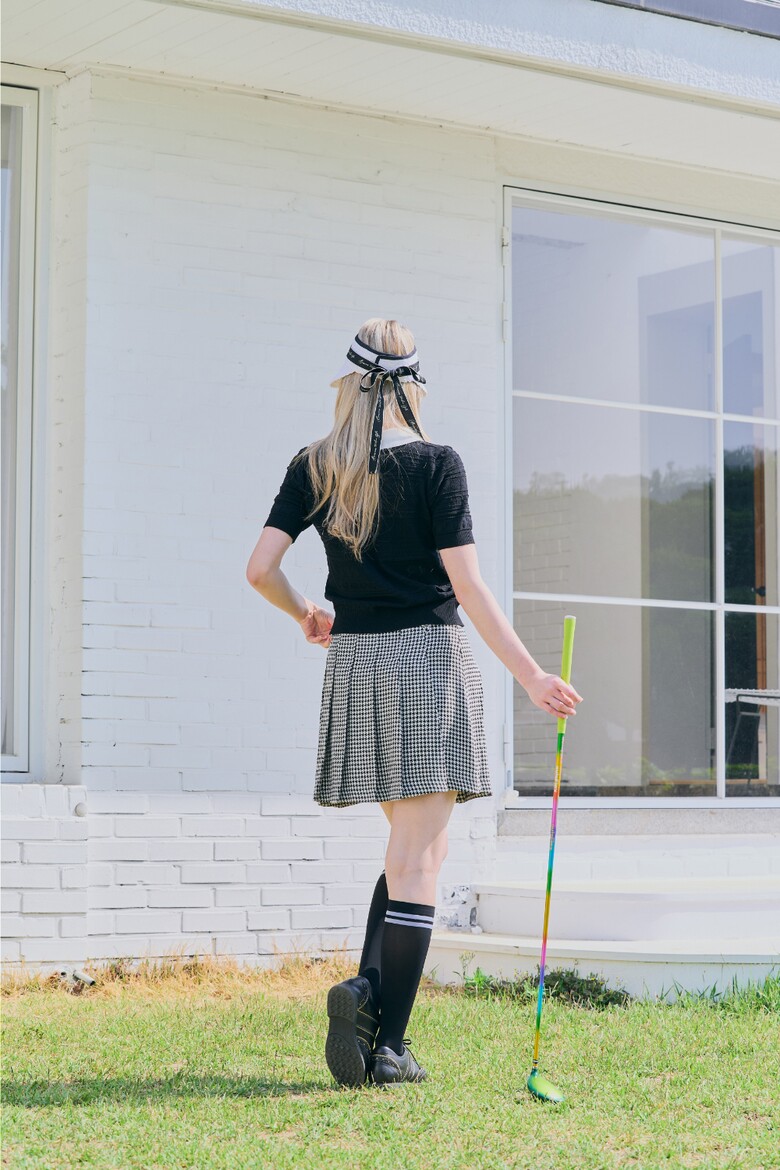 반팔 티셔츠 모델 착용 이미지-S1L10