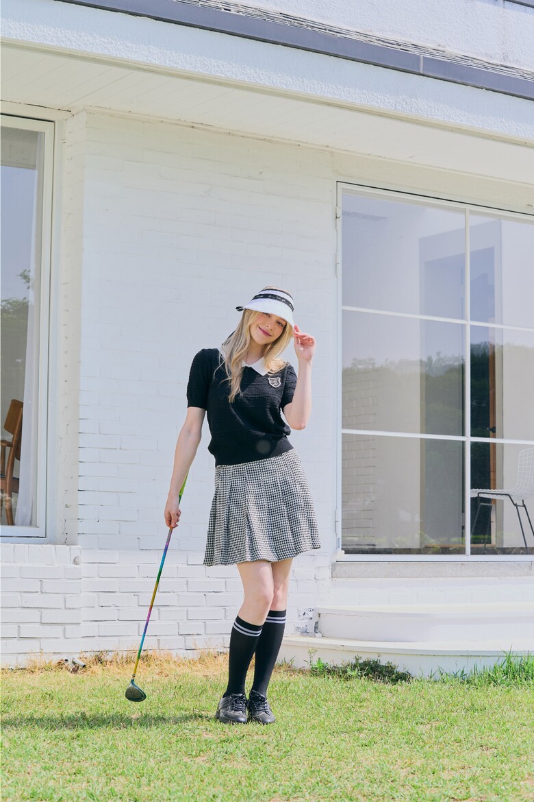 반팔 티셔츠 모델 착용 이미지-S1L2