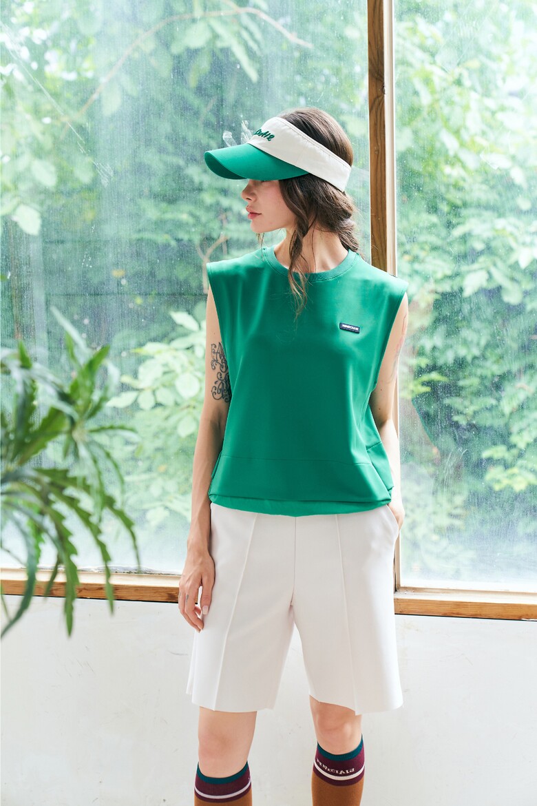 민소매 모델 착용 이미지-S8L5