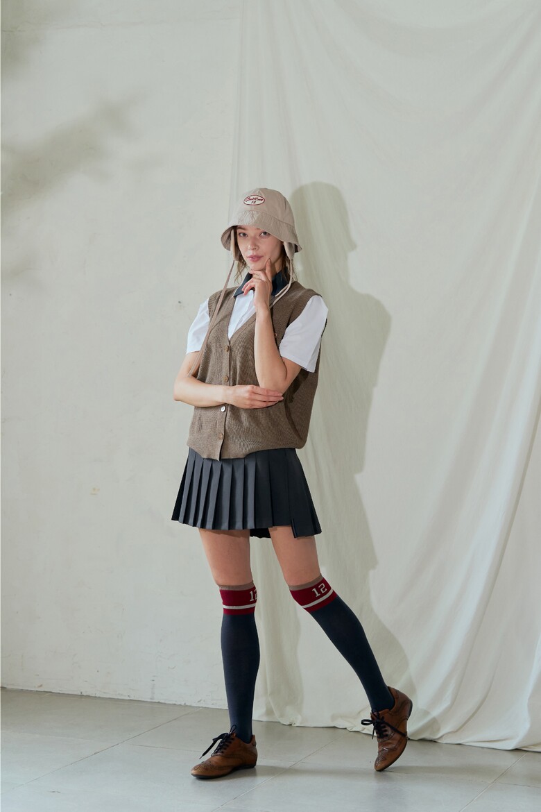 민소매 모델 착용 이미지-S1L33