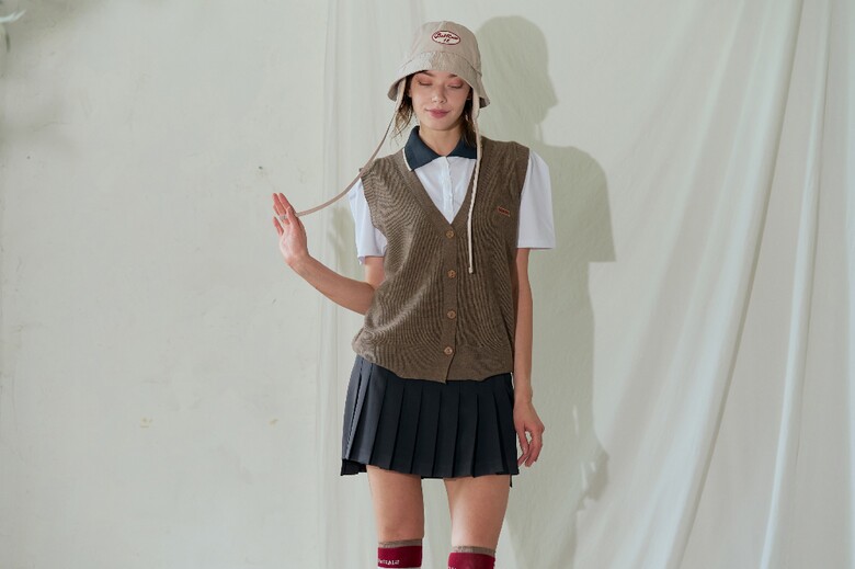 민소매 모델 착용 이미지-S1L28