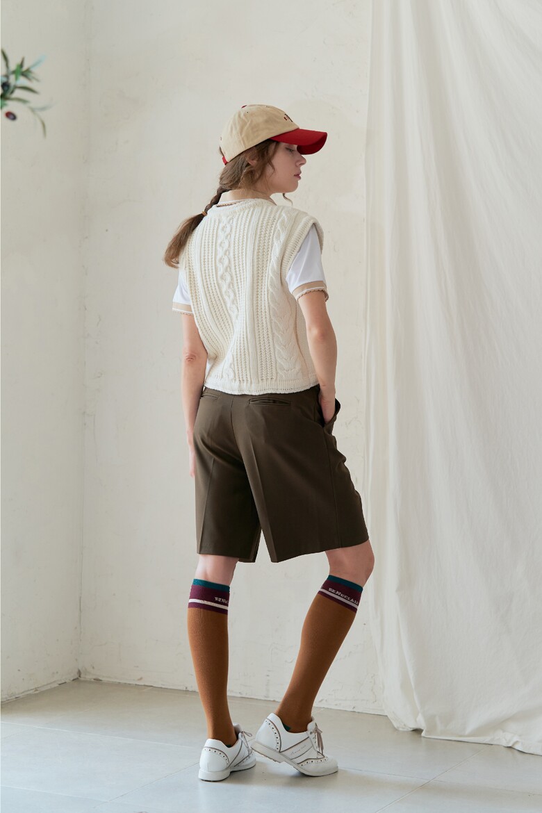 반바지 모델 착용 이미지-S1L4