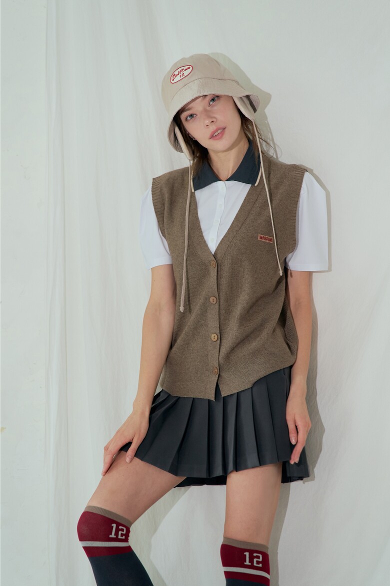 민소매 모델 착용 이미지-S1L6