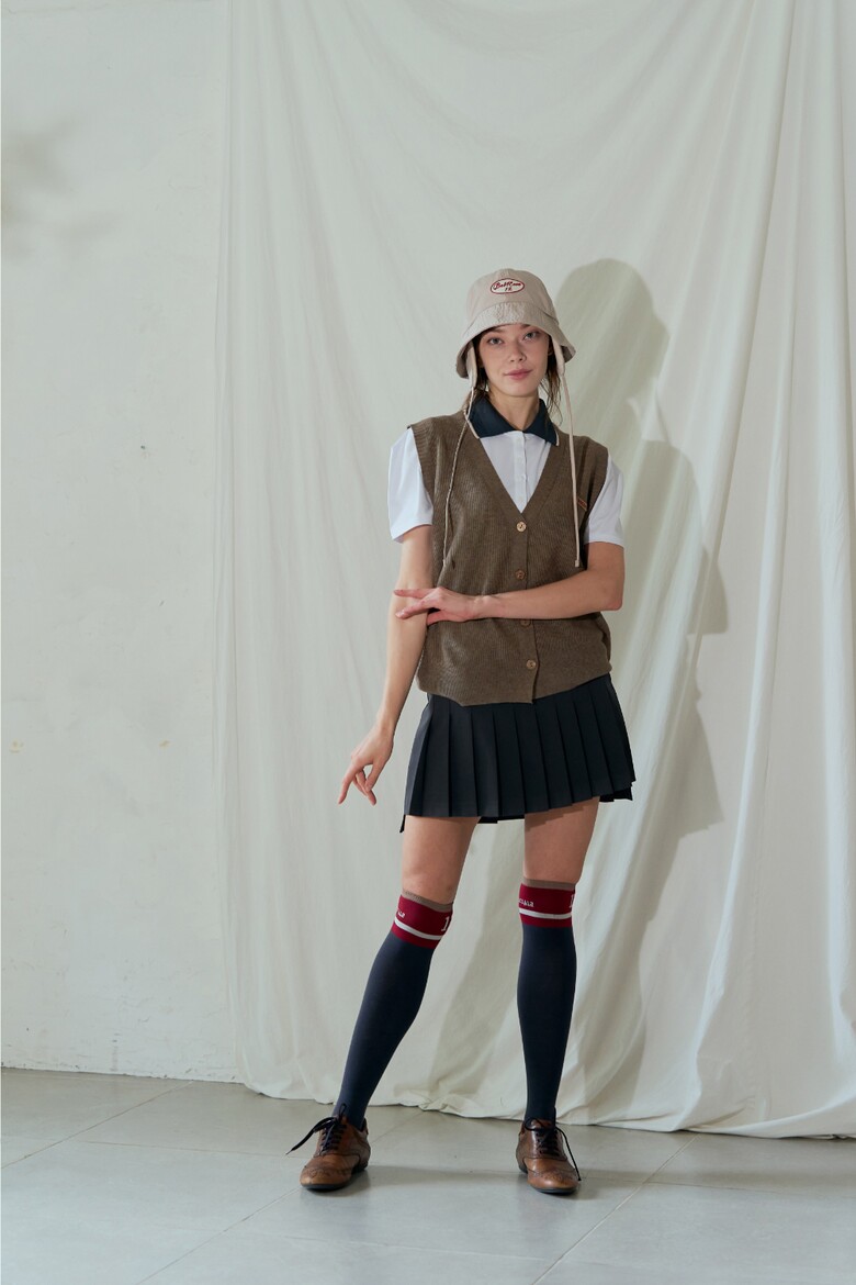 민소매 모델 착용 이미지-S1L15