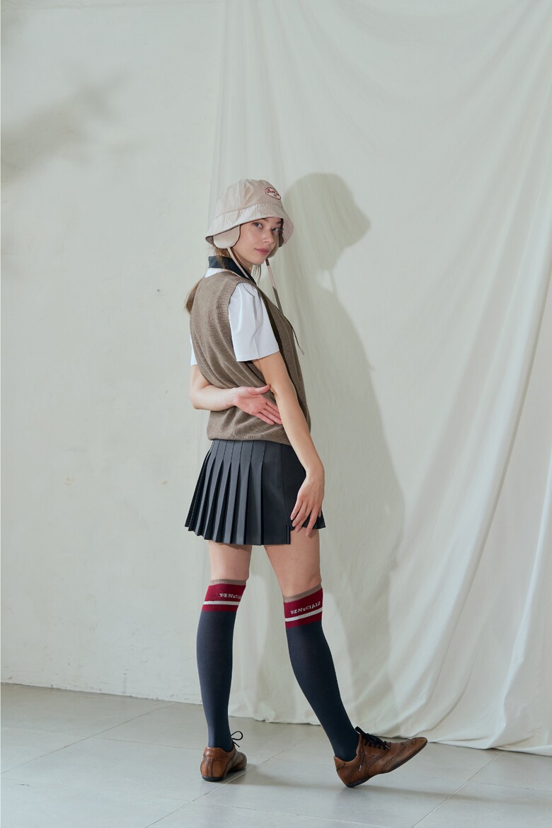 민소매 모델 착용 이미지-S1L23