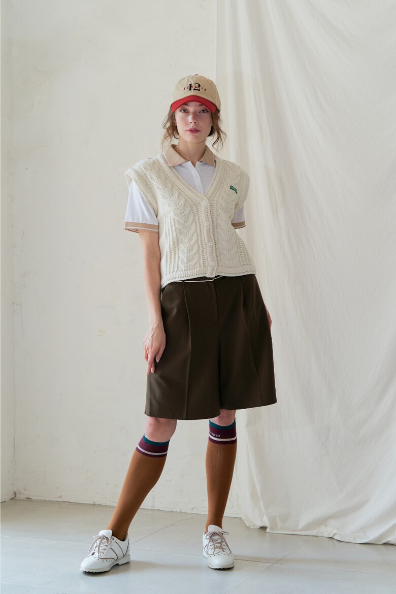 반바지 모델 착용 이미지-S1L11