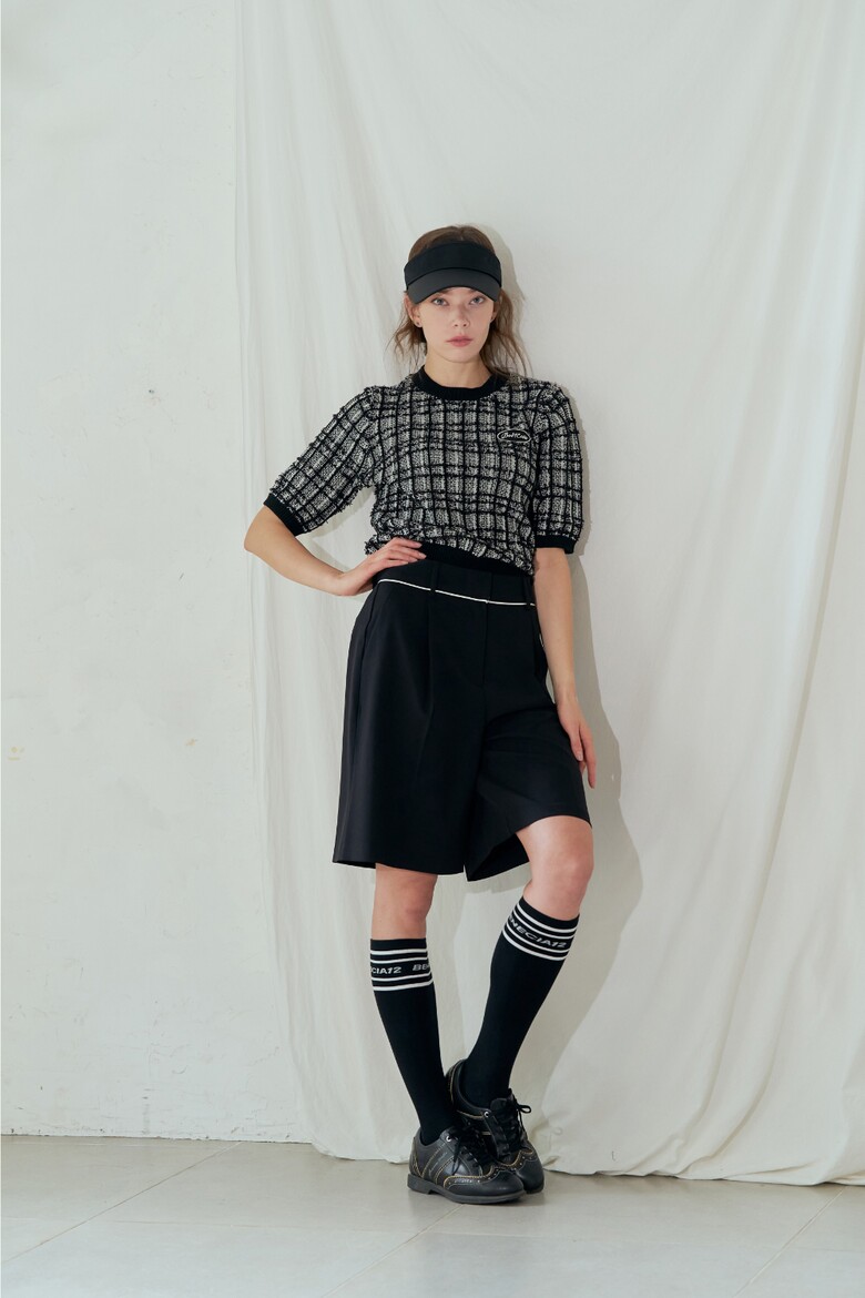 반바지 모델 착용 이미지-S1L2