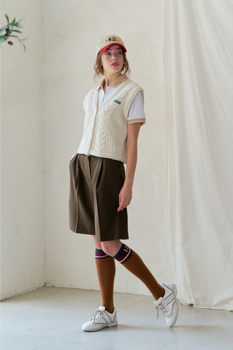 반바지 모델 착용 이미지-S1L12