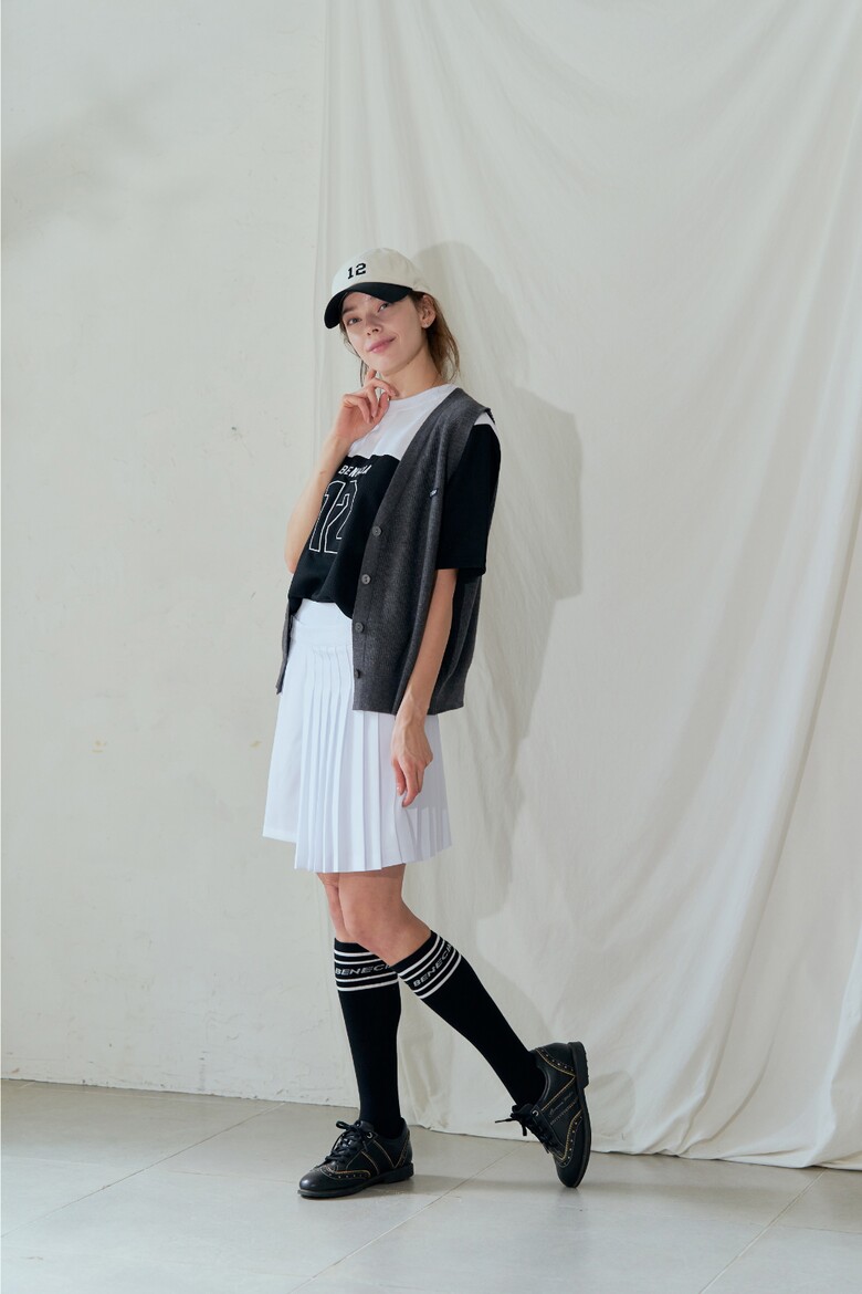 민소매 모델 착용 이미지-S1L19