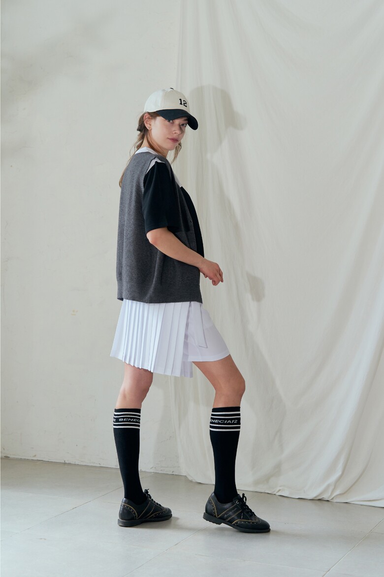 민소매 모델 착용 이미지-S1L24