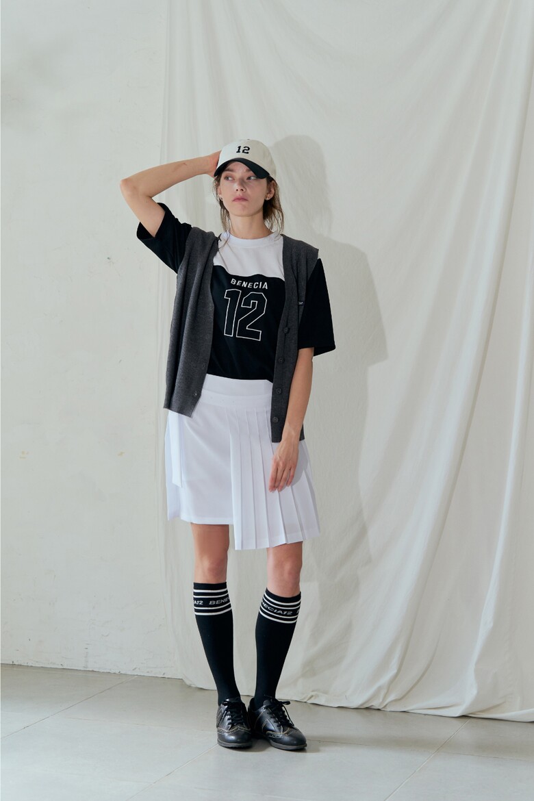 민소매 모델 착용 이미지-S1L13