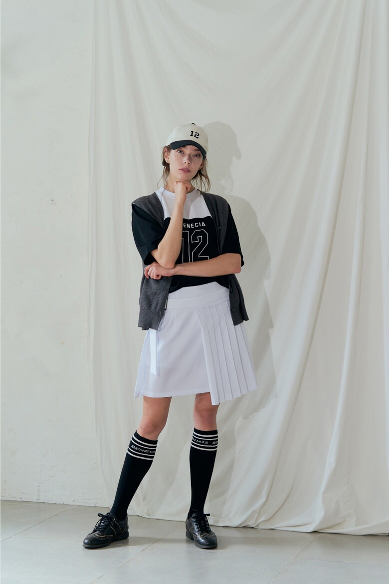 민소매 모델 착용 이미지-S1L18