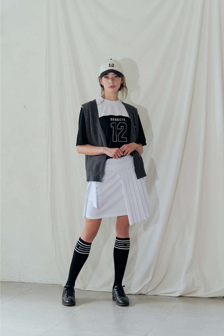 민소매 모델 착용 이미지-S1L31