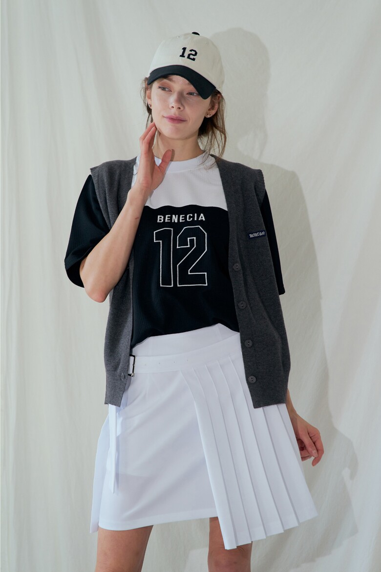 민소매 모델 착용 이미지-S1L21