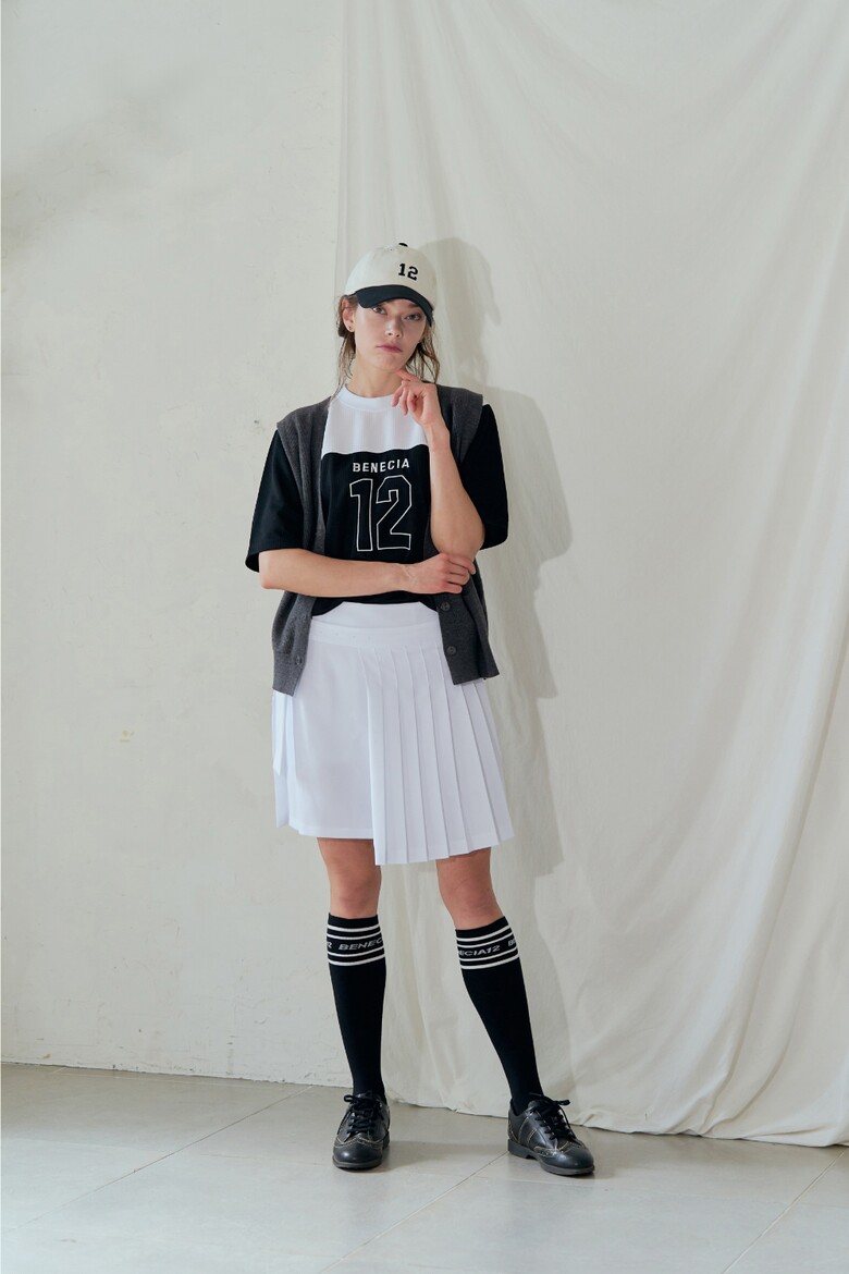 민소매 모델 착용 이미지-S1L22