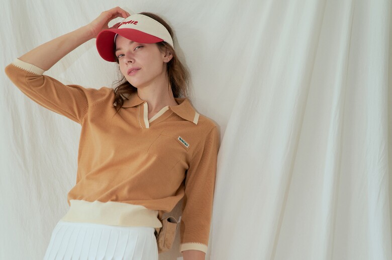 긴팔 티셔츠 모델 착용 이미지-S1L10