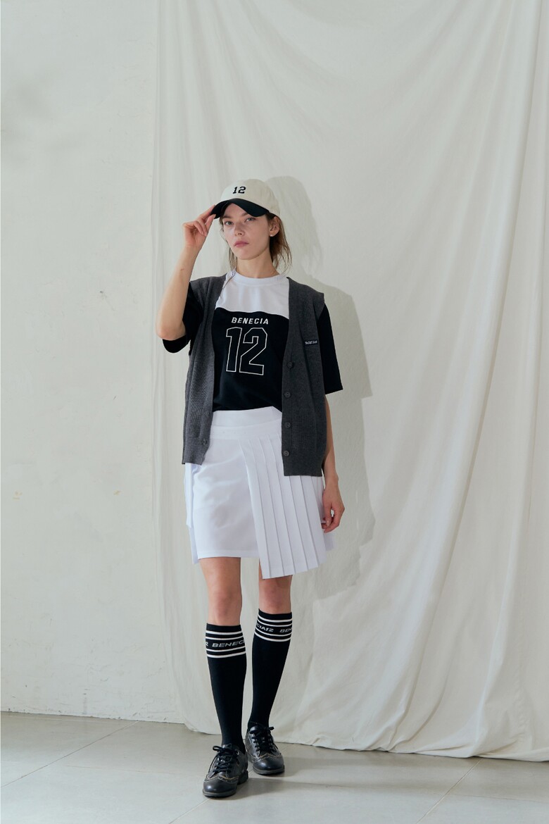 민소매 모델 착용 이미지-S1L12