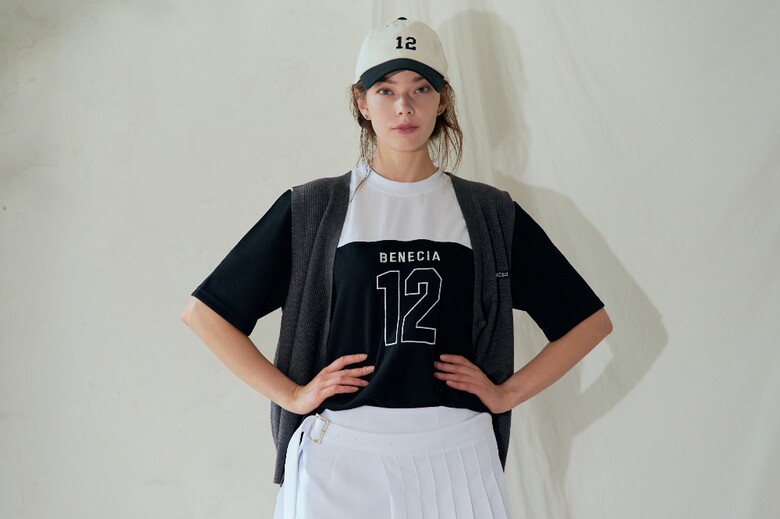 민소매 모델 착용 이미지-S1L7