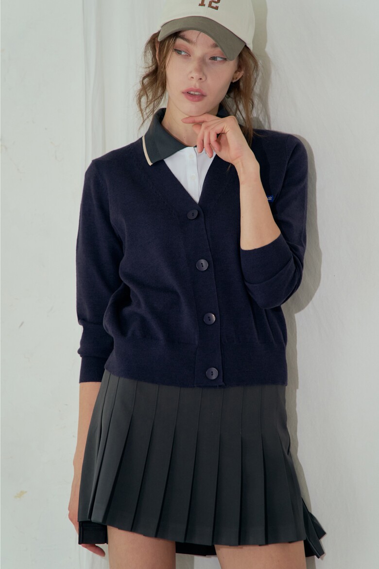 긴팔 티셔츠 모델 착용 이미지-S1L6