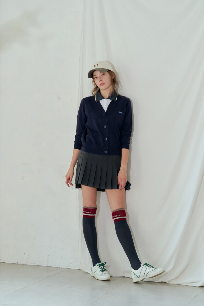 긴팔 티셔츠 모델 착용 이미지-S1L9