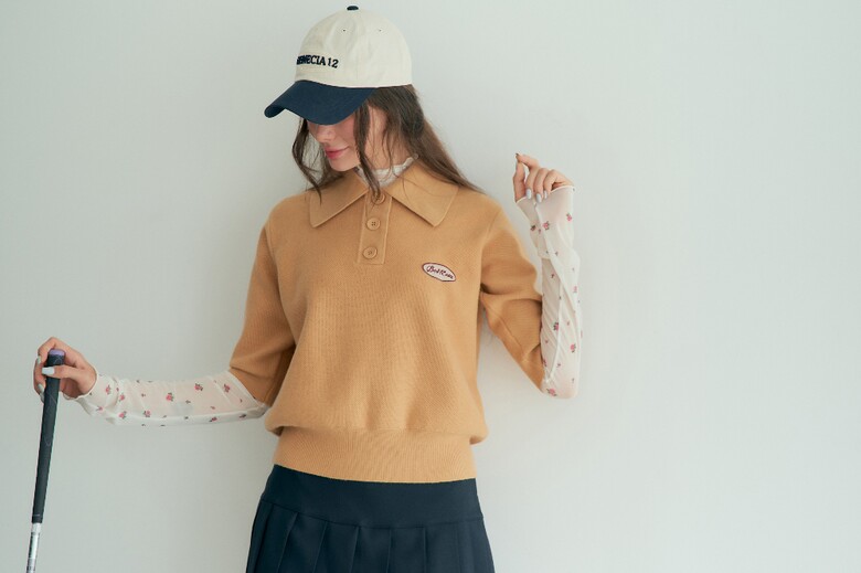 반팔 티셔츠 모델 착용 이미지-S1L9