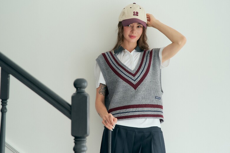 민소매 모델 착용 이미지-S1L10