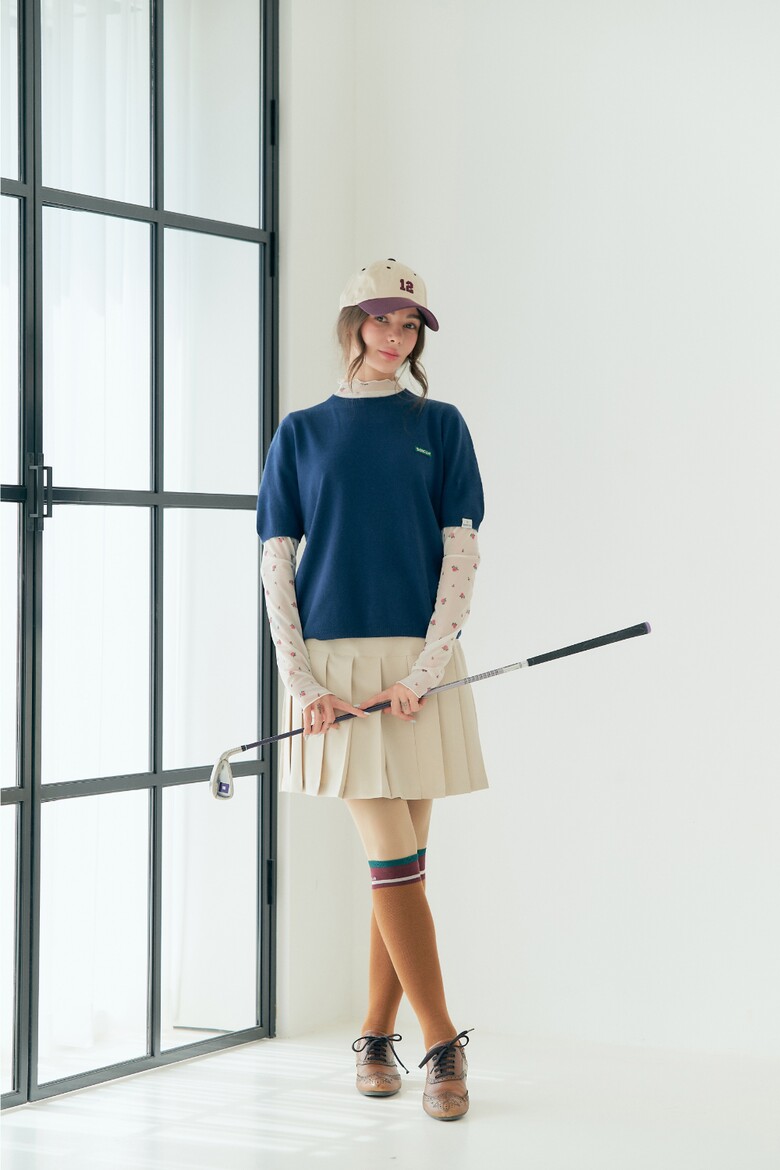 반팔 티셔츠 모델 착용 이미지-S1L11