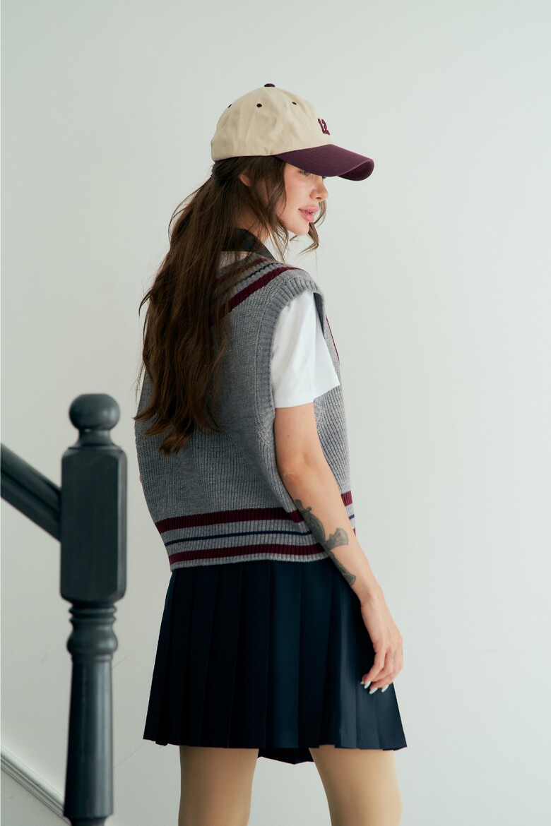 민소매 모델 착용 이미지-S1L2