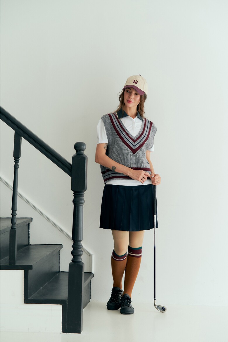 민소매 모델 착용 이미지-S1L23