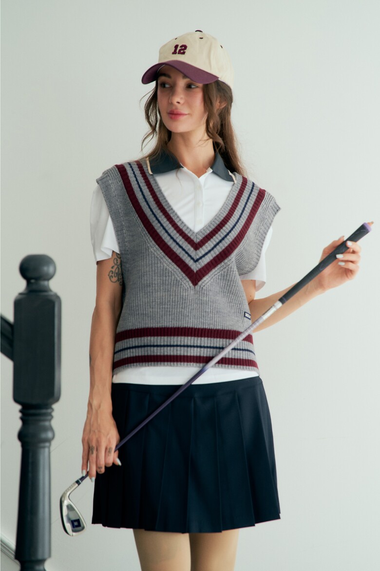 민소매 모델 착용 이미지-S1L4