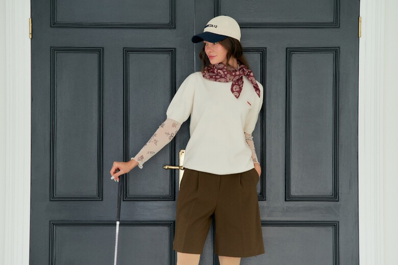 반팔 티셔츠 모델 착용 이미지-S1L15