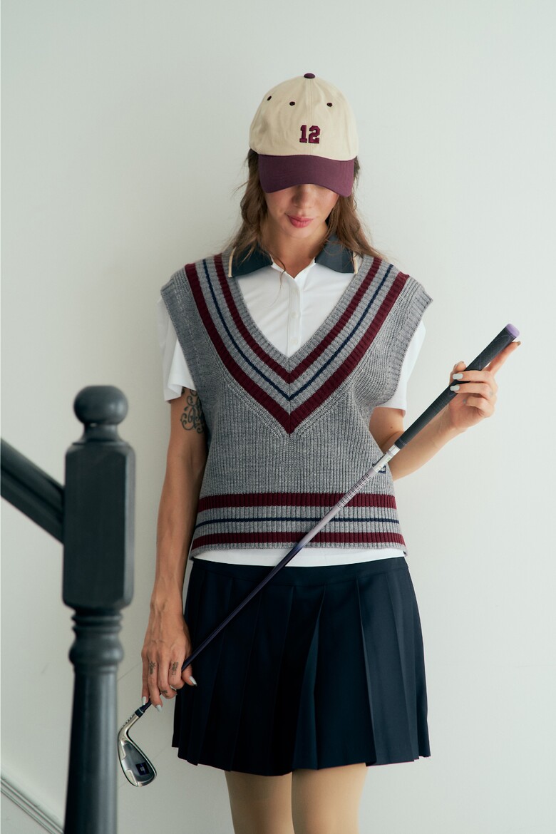 민소매 모델 착용 이미지-S1L5