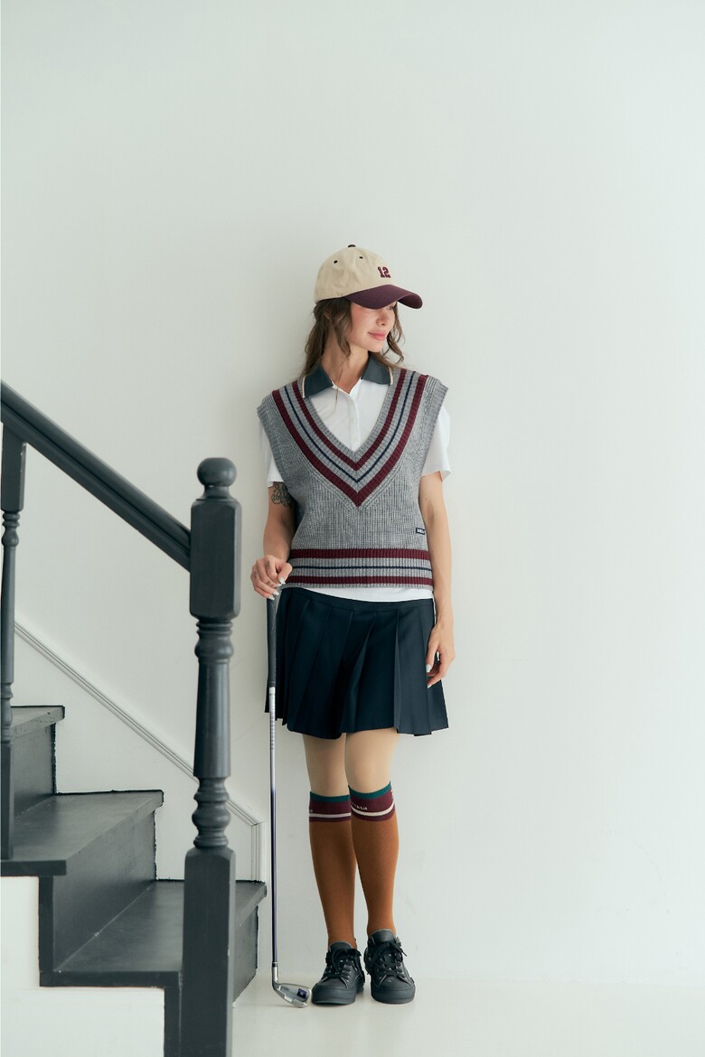 민소매 모델 착용 이미지-S1L17