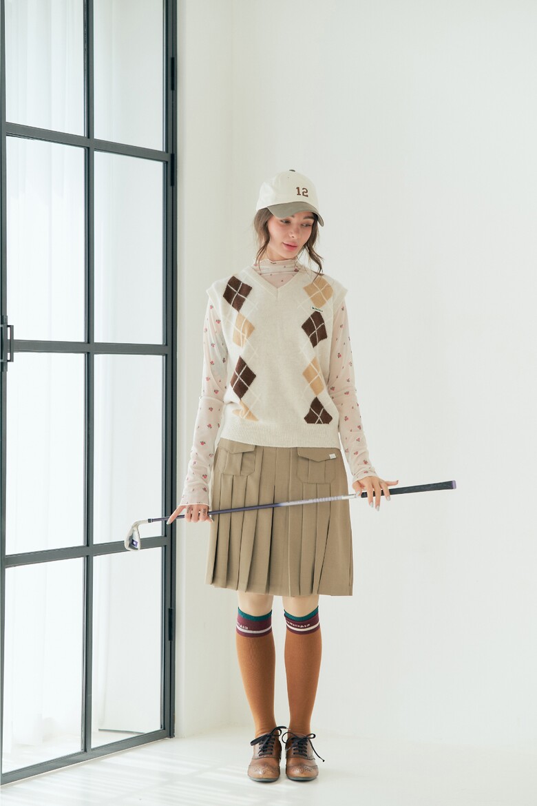 민소매 모델 착용 이미지-S1L11