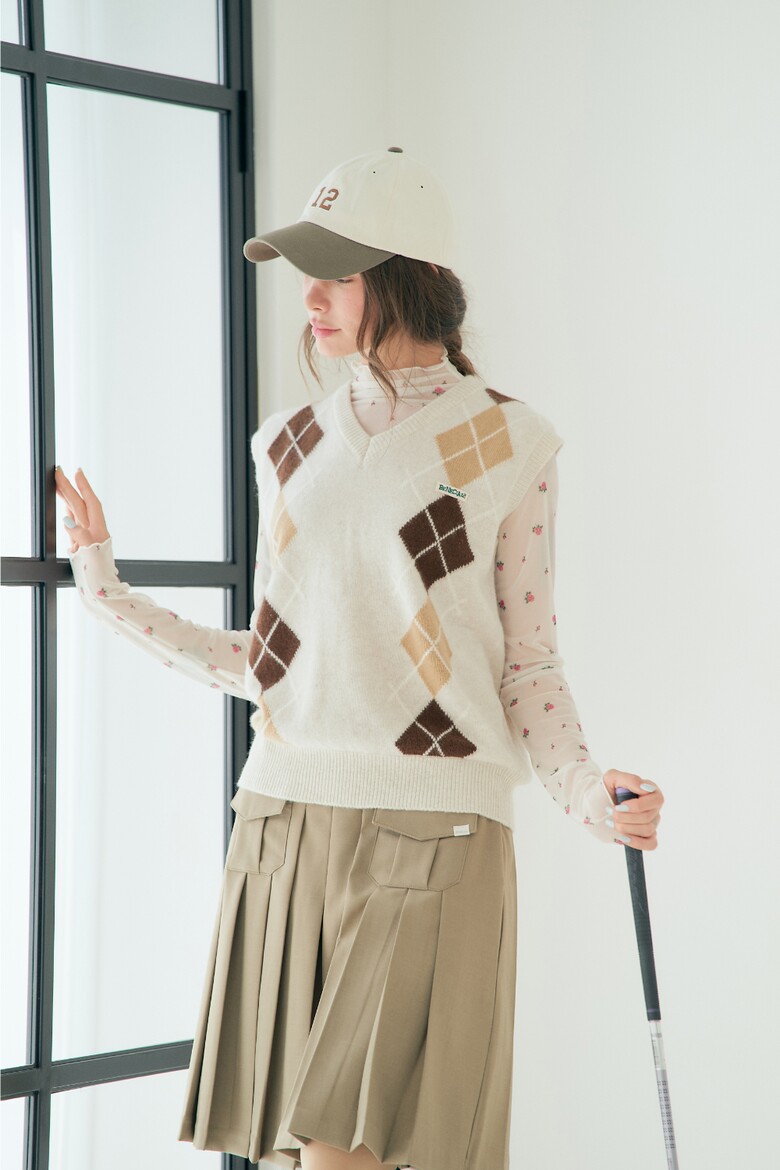 민소매 모델 착용 이미지-S1L7